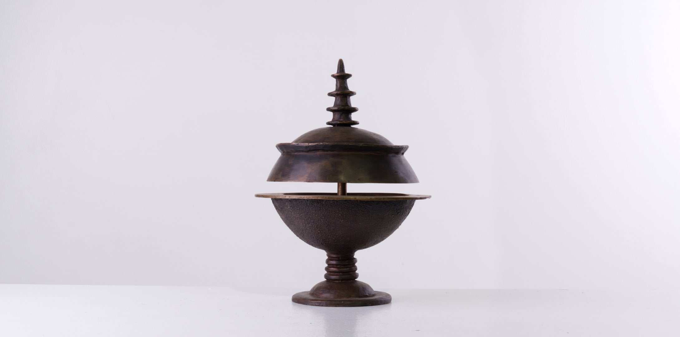 In Reverence to the Feminine : Tori Hermes | Bell