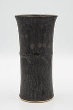 Jan Schachter: Black Vase