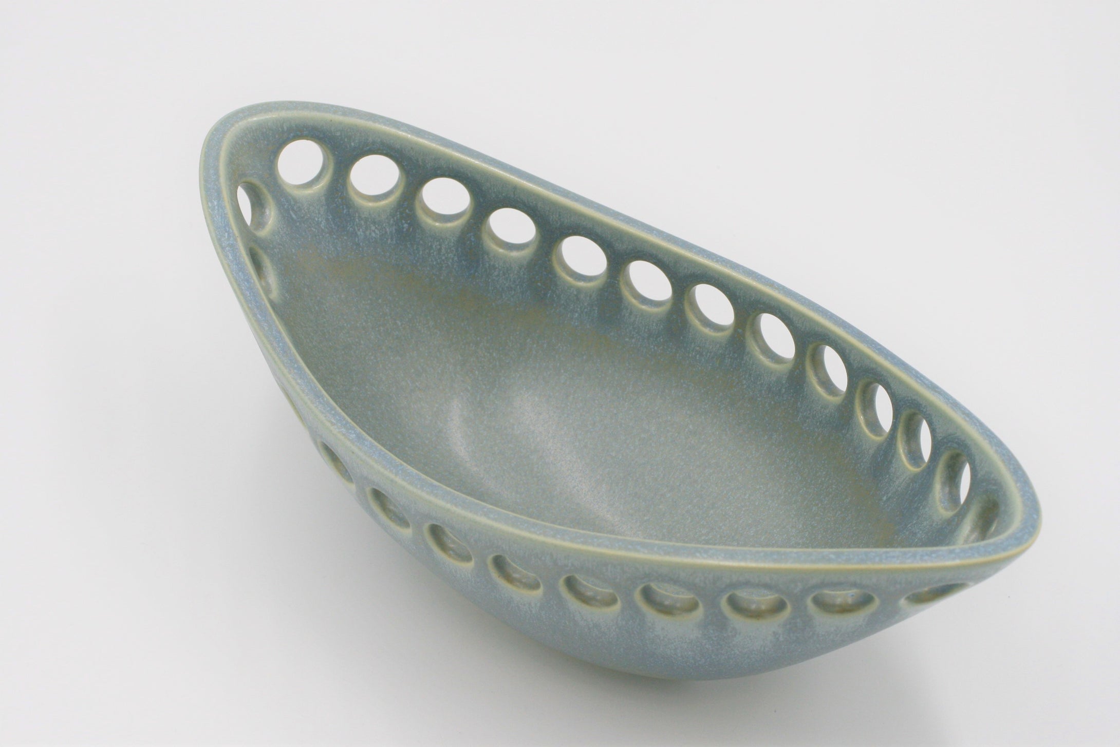 Lynne Meade: Oval Bowl Smoky Blue