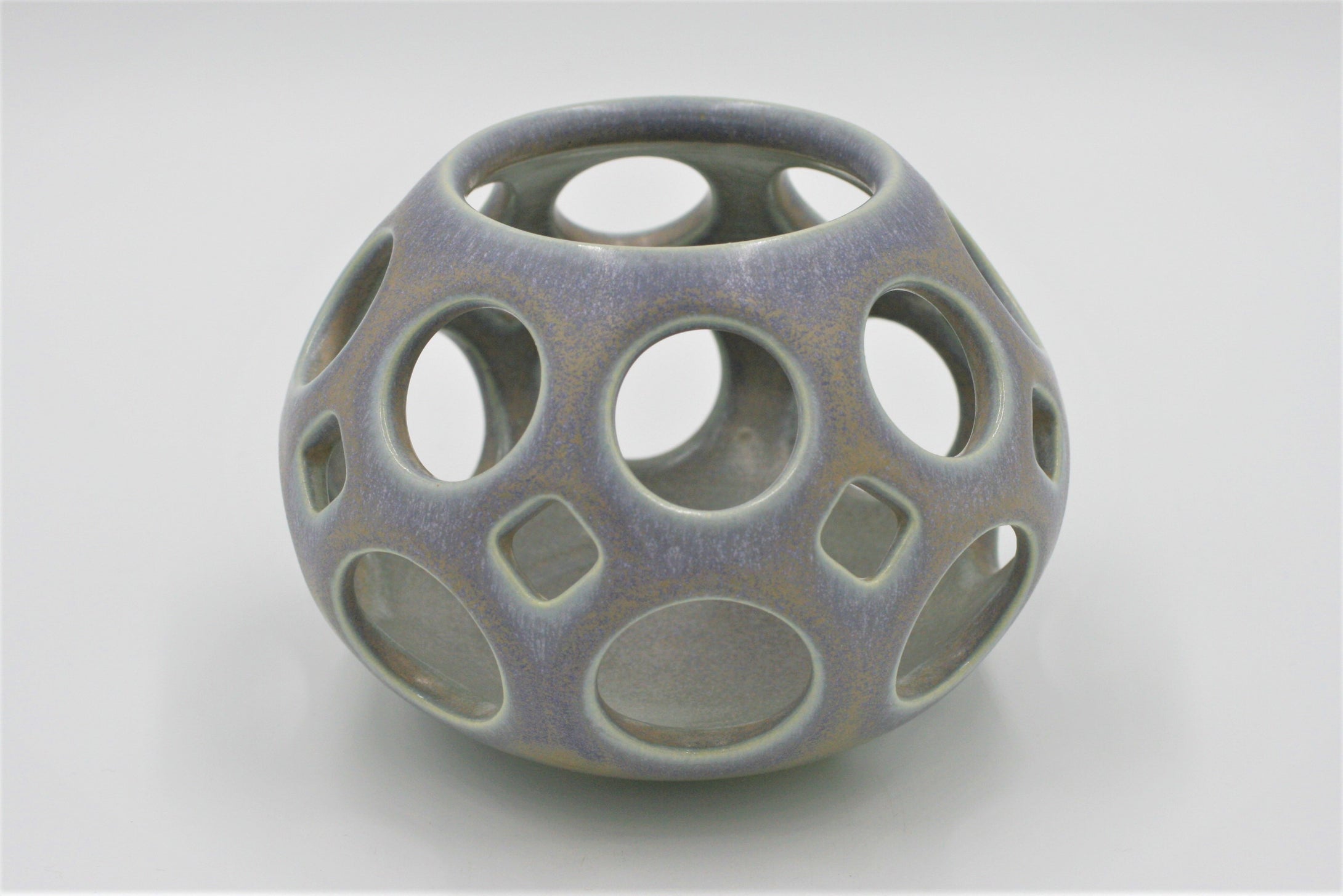 Lynne Meade: Candle Holder