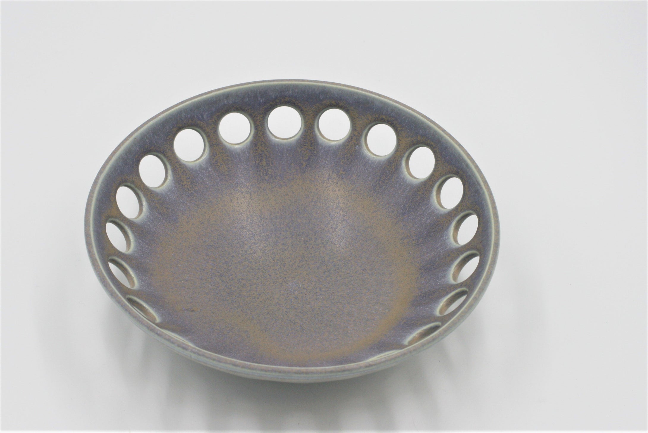 Lynne Meade: Small Plate Lavender