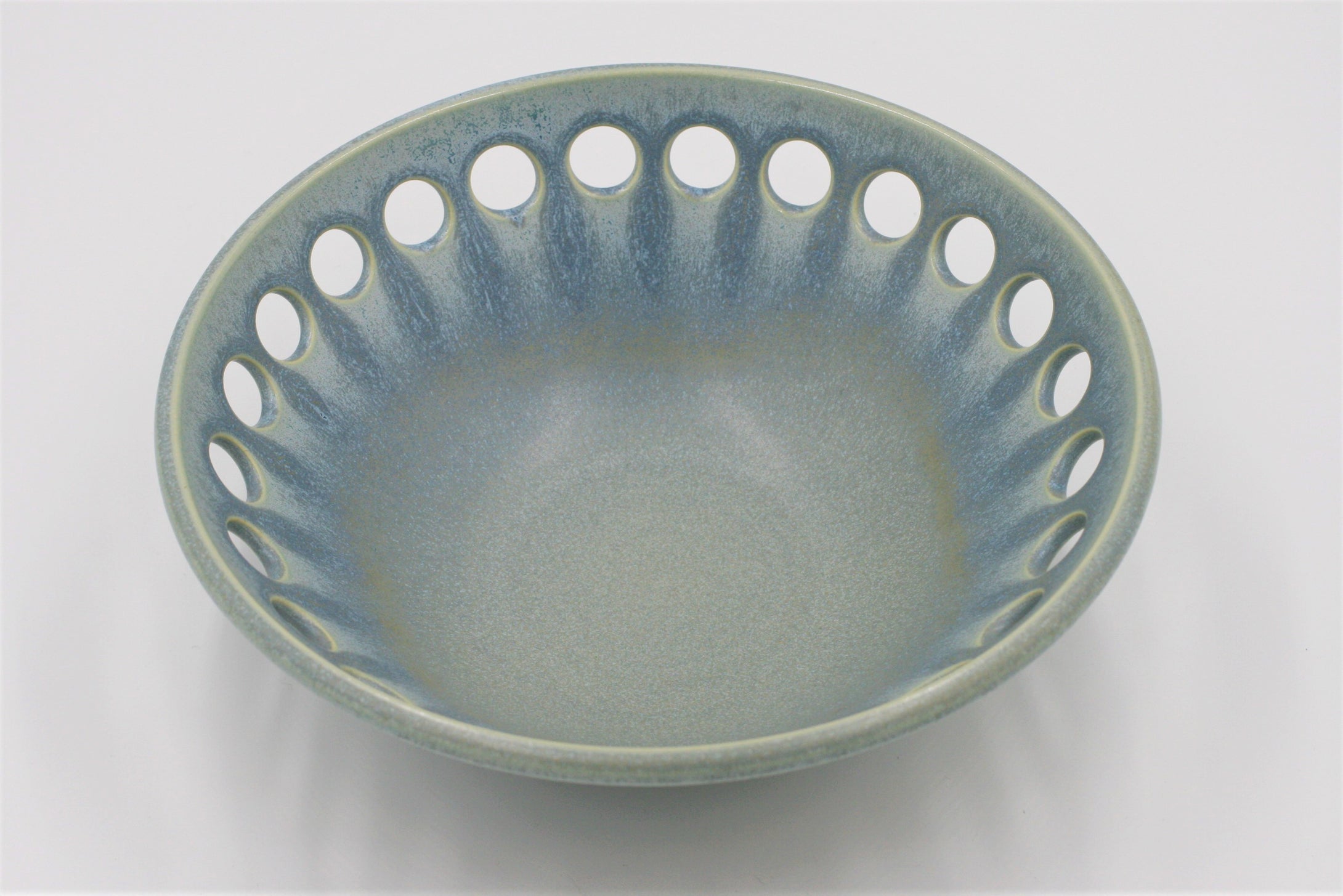 Lynne Meade: Plate Smoky Blue
