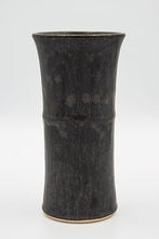 Jan Schachter: Black Vase