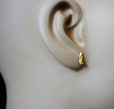 Judith Poe: (W) Gold Bar Stud Earrings